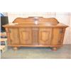 Image 1 : LARGE OAK BELGIUM SERVER WITH GALLERY