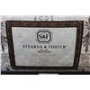 Image 2 : QUEENSIZE STEARNS AND FOSTER "WELLINGTON" MATTRESS WITH BOXSPRING AND ROLLER FRAME