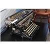 Image 2 : ANTIQUE UNDERWOOD TYPEWRITER