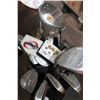 Image 2 : NIKE GOLF BAG WITH VARIOUS CLUBS