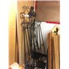 Image 1 : LOT OF 6 METAL DECORATIVE EASELS