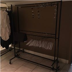 METAL ROLLING LINEN RACK