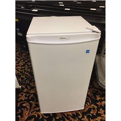DANBY WHITE BAR FRIDGE