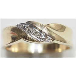 #40-10K YELLOW GOLD 3 DIAMOND TWIST RING