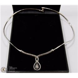 LADIES BLACK AND WHITE DIAMOND NECKLACE WITH