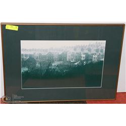 FRAMED PROFESSIONALLY PICTURE ABSTRACT