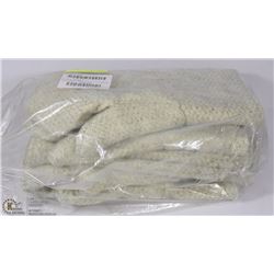 3 PAIRS OF OVEN MITTS PROD-ORD