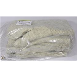 3 PAIRS OF OVEN MITTS PROD-ORD
