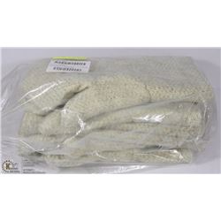 3 PAIRS OF OVEN MITTS PROD-ORD