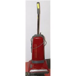 KENMORE WHISPERTONE UPRIGHT VACUUM