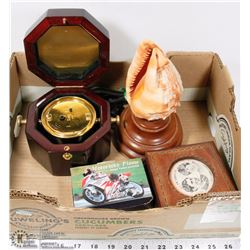 BOX WITH BRASS CLOCK IN WOOD CASE, SEASHELL LAMP