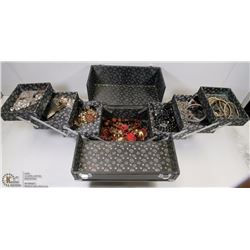 CABOODLES JEWELLERY BOX W/ JEWELLERY