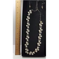 #11 - VINTAGE PEARL & RHINESTONE NECKLACE