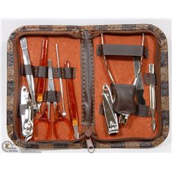 10 PIECE MANICURE SET IN CARRY CASE