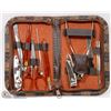Image 1 : 10 PIECE MANICURE SET IN CARRY CASE
