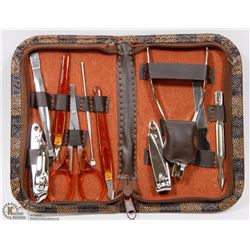 10 PIECE MANICURE SET IN CARRY CASE