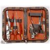 Image 1 : 10 PIECE MANICURE SET IN CARRY CASE