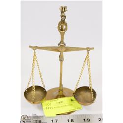 VINTAGE BRASS DECORATIVE SCALE