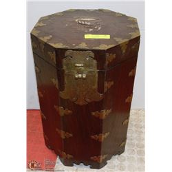 VINTAGE ASIAN STYLE STORAGE BOX W / BRASS INLAY