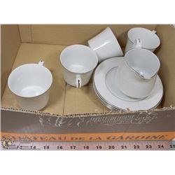 4 PERSON TEA SET CROWN VICTORIA LOVELACE JAPAN