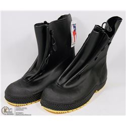 PAIR OF OVERSHOES SIZE 6-8