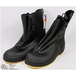 PAIR OF OVERSHOES SIZE 6-8