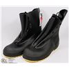 Image 1 : PAIR OF OVERSHOES SIZE 6-8