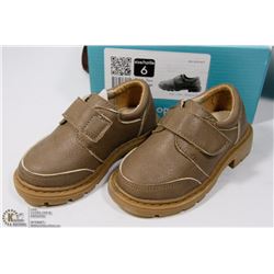 NEW TWINKIE SIZE 6 DARK TAN KIDS SHOES