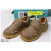 Image 1 : NEW TWINKIE SIZE 7 DARK TAN KIDS SHOES