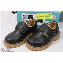 NEW TWINKIE SIZE 7 BLACK KIDS SHOES