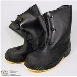 PAIR OF SERVUS OVERSHOES SIZE SMALL (6-8)