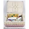 Image 1 : ESTATE SEWING BASKET WITH CONTENTS