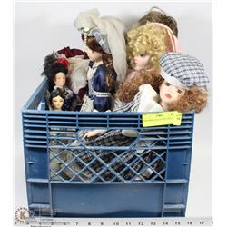 TOTE WITH COLLECTIBLE DOLLS