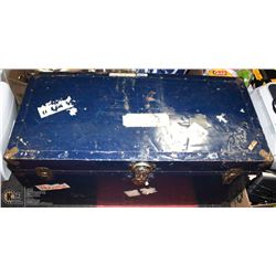 VINTAGE STEAMER TRUNK