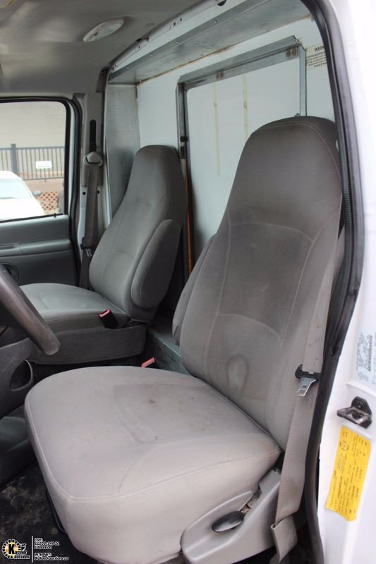 ford econoline e450 super duty cutaway van
