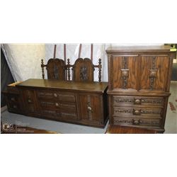 ESTATE CIRCA 1960S 4PC QUEEN BEDROOM SET INCL HEAD
