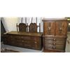 Image 1 : ESTATE CIRCA 1960S 4PC QUEEN BEDROOM SET INCL HEAD