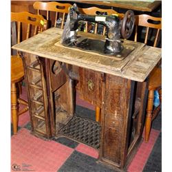 VINTAGE SINGER SEWING MACHINE W/ STAND