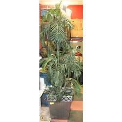 LARGE ARTIFICIAL PLANT ON CHOICE