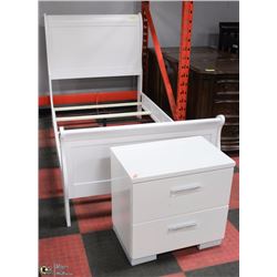 FREIGHT DAMAGE: WHITE SINGLE SLEIGH BED FRAME WITH