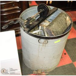 ANTIQUE SIMONS MFG.CO. HONEY EXTRACTOR