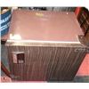 Image 1 : AVANTI WOOD GRAINS TYLE MINI FRIDGE W/ FREEZER.