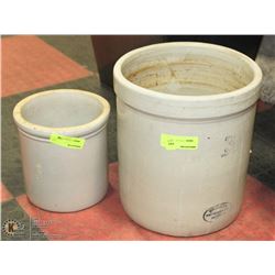 MEDALTA 3 QUART IMPERIAL CROCK SOLD WITH 1 QUART
