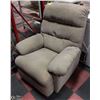 Image 4 : BEIGE FABRIC RECLINING CHAIR SOLD WITH GREEN