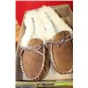 Image 1 : NEW SIZE 9 MOCCASINS SLIPPERS
