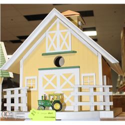 ESTATE DELUXE BIRDHOUSE ON CHOICE YELLOW