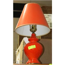 VINTAGE ESTATE ORANGE CERAMIC TABLE LAMP