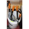Image 1 : PAIL WITH CHAIN, BOOMER, PRUNERS AND 18" PIPE