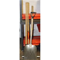 POST HOLE DIGGER SOLD WITH SQUEEGEE AND SHOVEL