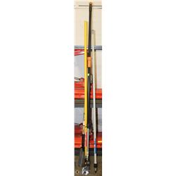 2 PAINTERS POLES SOLD WITH A PRUNER AND RIDGID